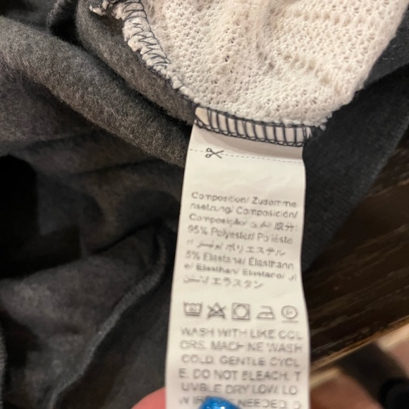 MILHOLL ladies size XL casual, long, sleeved, waffle knit top with lace sleeves - Picture 7 of 8